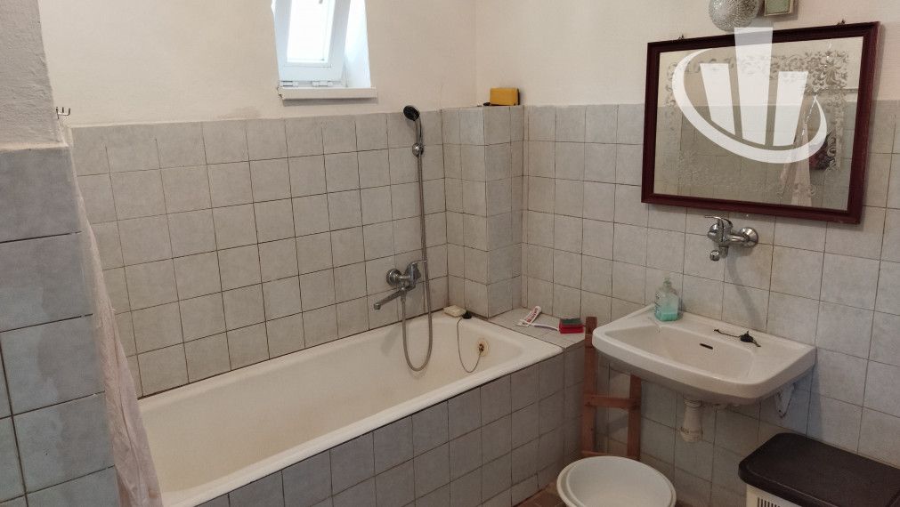 Predáme dvojgeneračný RD v obci Šoporňa