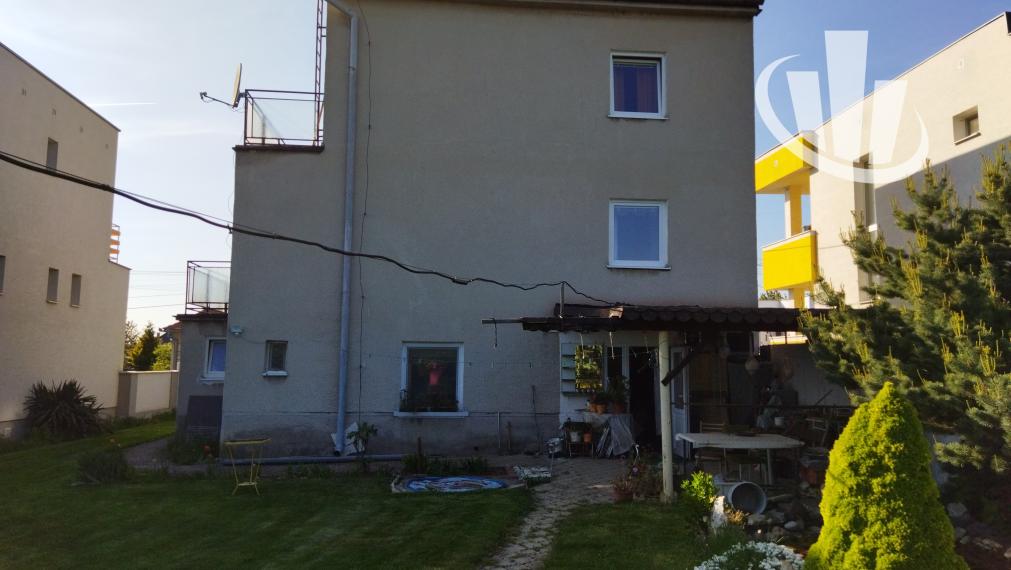 Predáme dvojgeneračný RD v obci Šoporňa