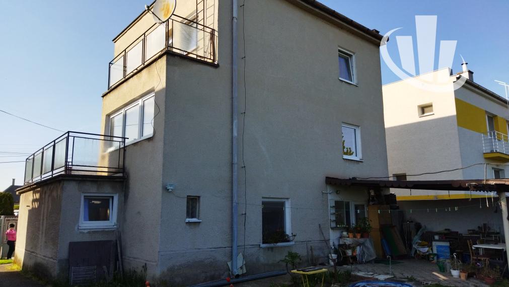 Predáme dvojgeneračný RD v obci Šoporňa