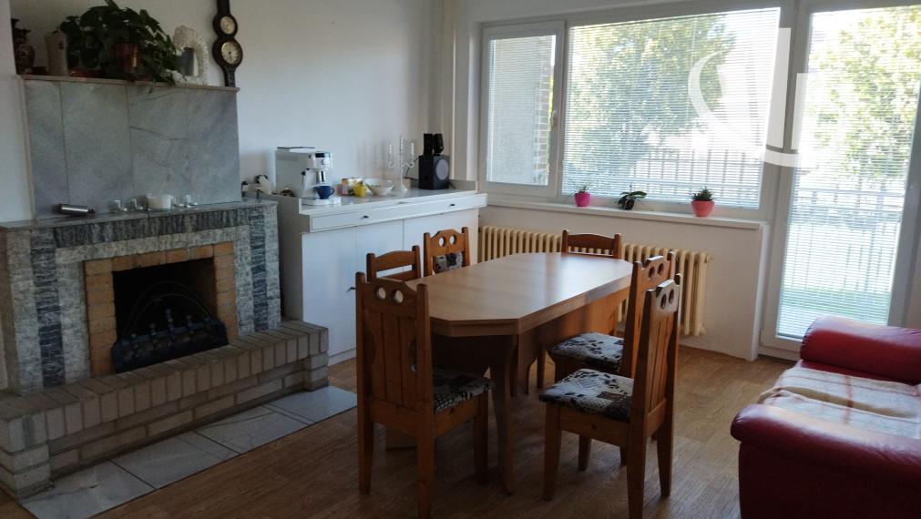 Predáme 7 izbový rodinný dom v obci Šoporňa,