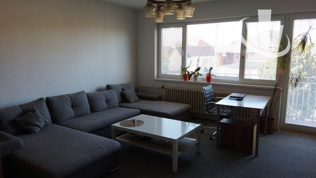 Predáme 7 izbový rodinný dom v obci Šoporňa,