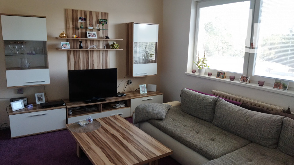 Predáme 7 izbový rodinný dom v obci Šoporňa,