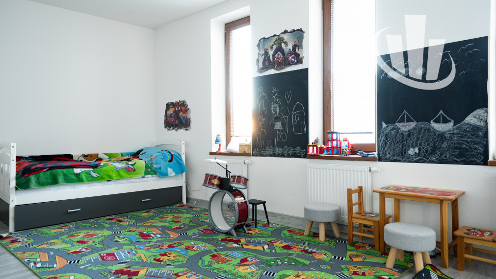 Predáme nadštandarný luxusne zariadený 3izbový byt