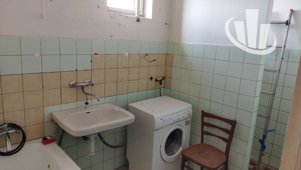 Predáme dvojgeneračný RD v obci Dlhá nad Váhom