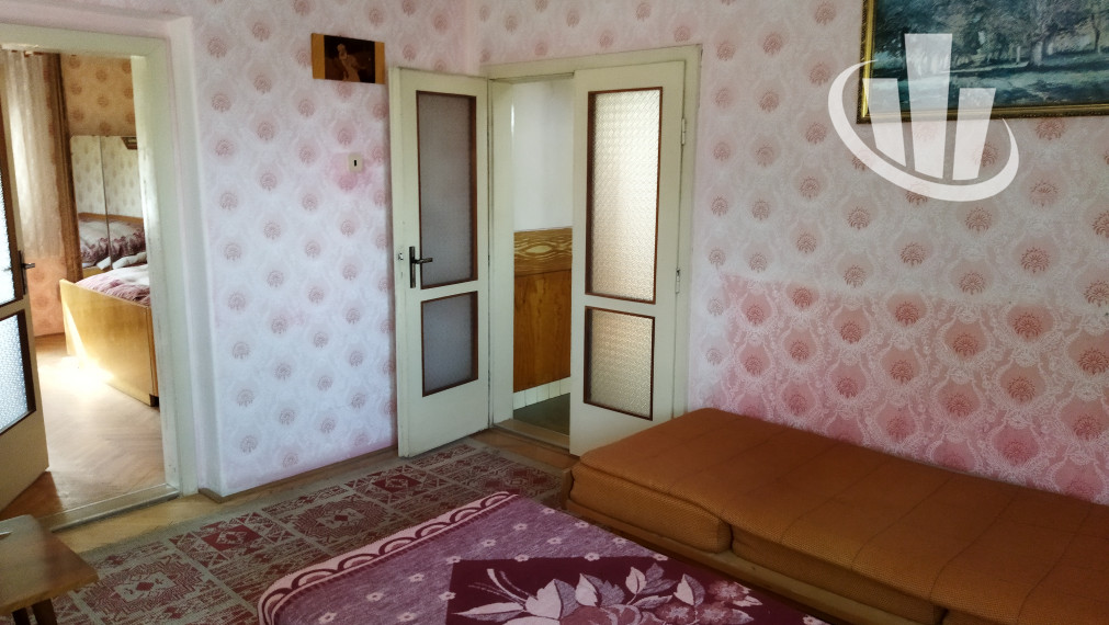 Predáme dvojgeneračný RD v obci Dlhá nad Váhom