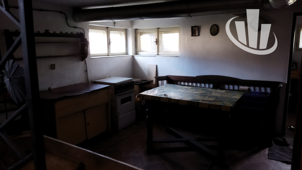 Predáme dvojgeneračný RD v obci Dlhá nad Váhom