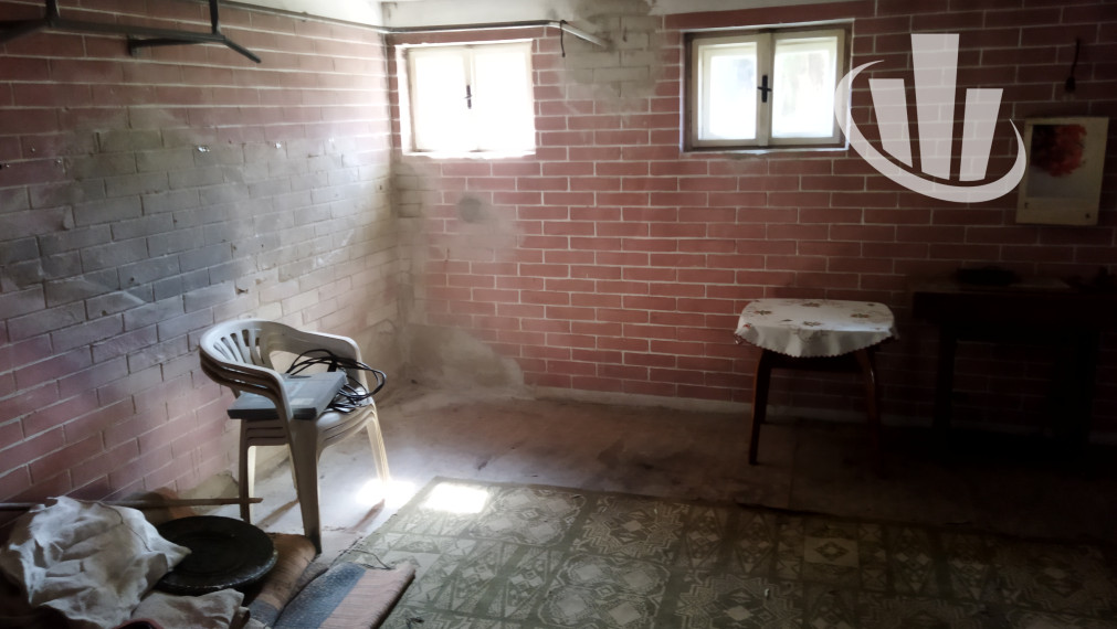 Predáme dvojgeneračný RD v obci Dlhá nad Váhom