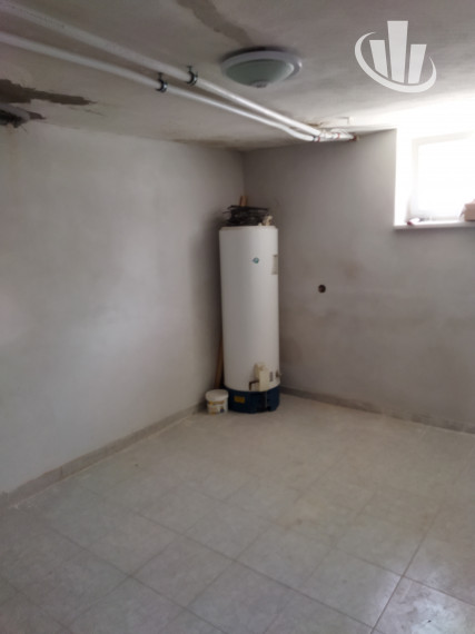 Výrazne znížená cena!Predáme dvojgeneračný rodinný dom