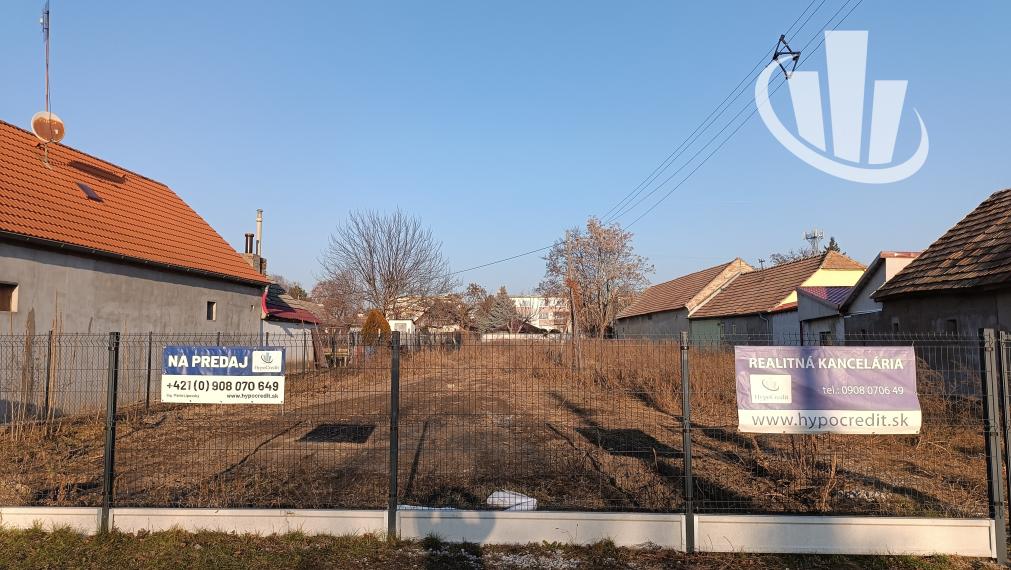 Predám stavebný pozemok obci Šoporňa