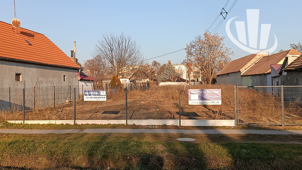 Predám stavebný pozemok obci Šoporňa