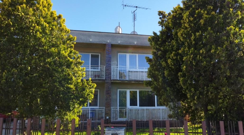 Predáme 7 izbový rodinný dom v obci Šoporňa,