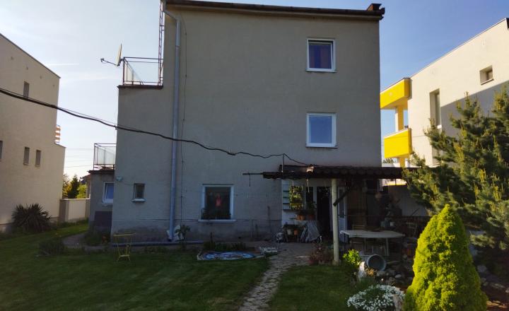 Predáme dvojgeneračný RD v obci Šoporňa - fotografia 16