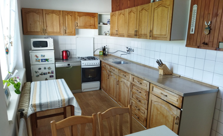 Predáme 7 izbový rodinný dom v obci Šoporňa, - fotografia 4