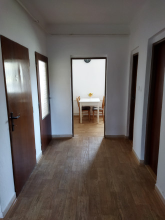 Predáme 7 izbový rodinný dom v obci Šoporňa, - fotografia 10