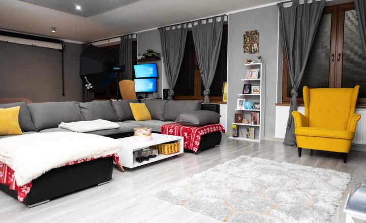 Predáme nadštandarný luxusne zariadený 3izbový byt - fotografia 1