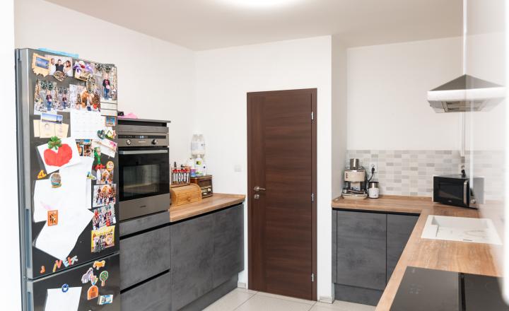 Predáme nadštandarný luxusne zariadený 3izbový byt - fotografia 7
