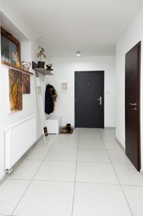 Predáme nadštandarný luxusne zariadený 3izbový byt - fotografia 17