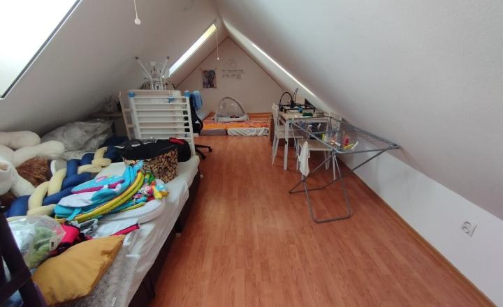 Predáme 2izbový RD v obci Šoporňa. - fotografia 7