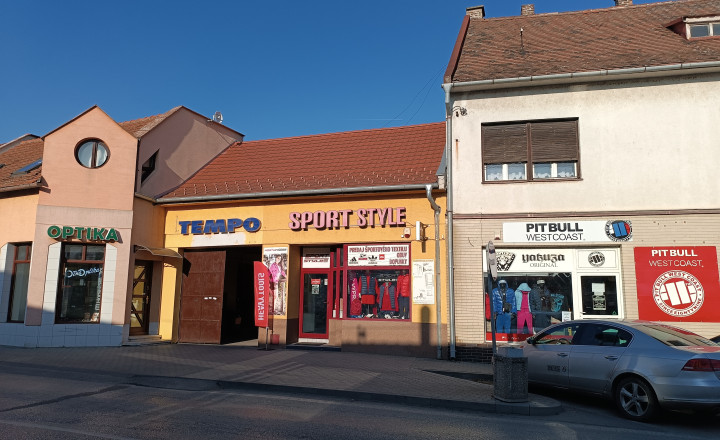 Na predaj-prenájom