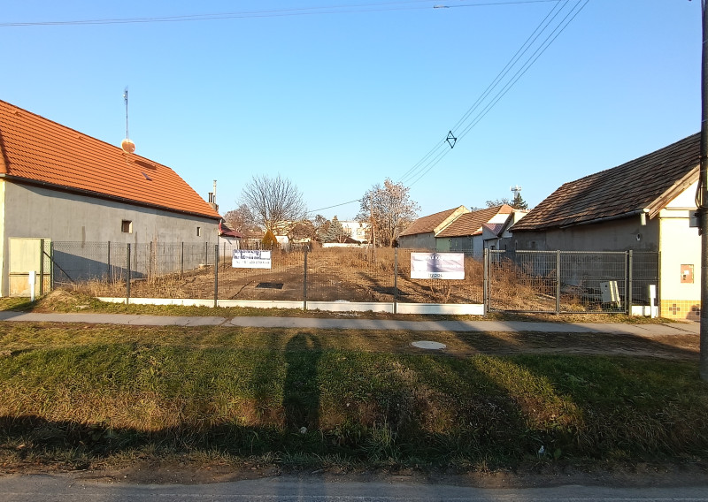 Predám stavebný pozemok obci Šoporňa