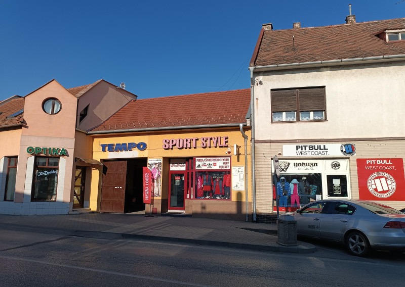 Na predaj-prenájom